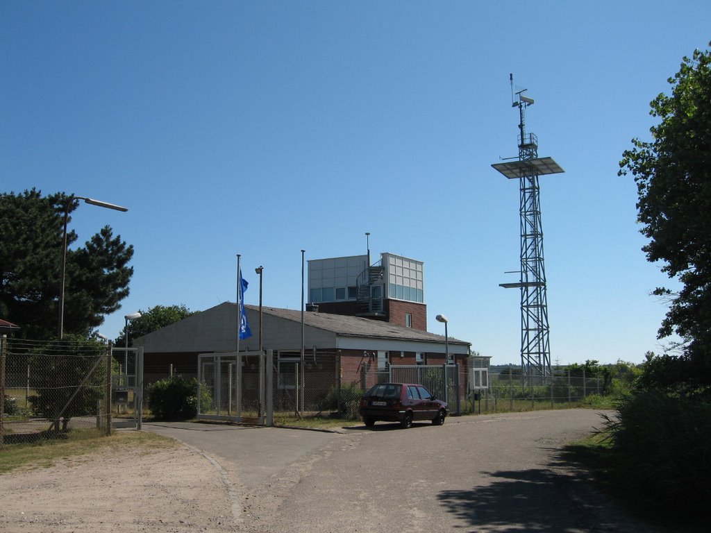 Wetterstation Deutscher Wetterdienst bei Westermarkelsdorf by Uwe Verbarg