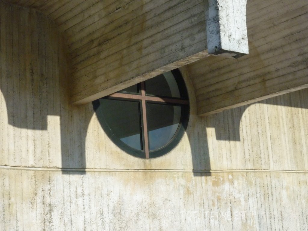 Auditoires des sciences, Place des sciences, Louvain-la-Neuve, 2010 by Pascal de LLN