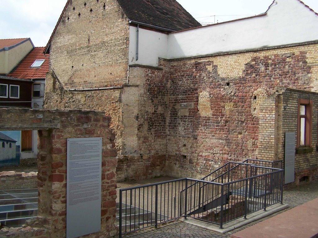 Speyer: Reste der alten Synagoge by RalfH