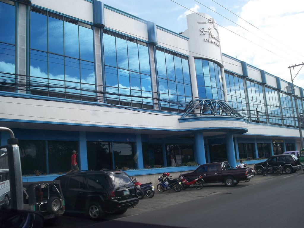 Building facade of the St. Francis Centre (housing Bacolod's Pag-IBIG Office) south national highway in Bacolod City, Negros Occidental, Philippines by kang © francis b i ♣