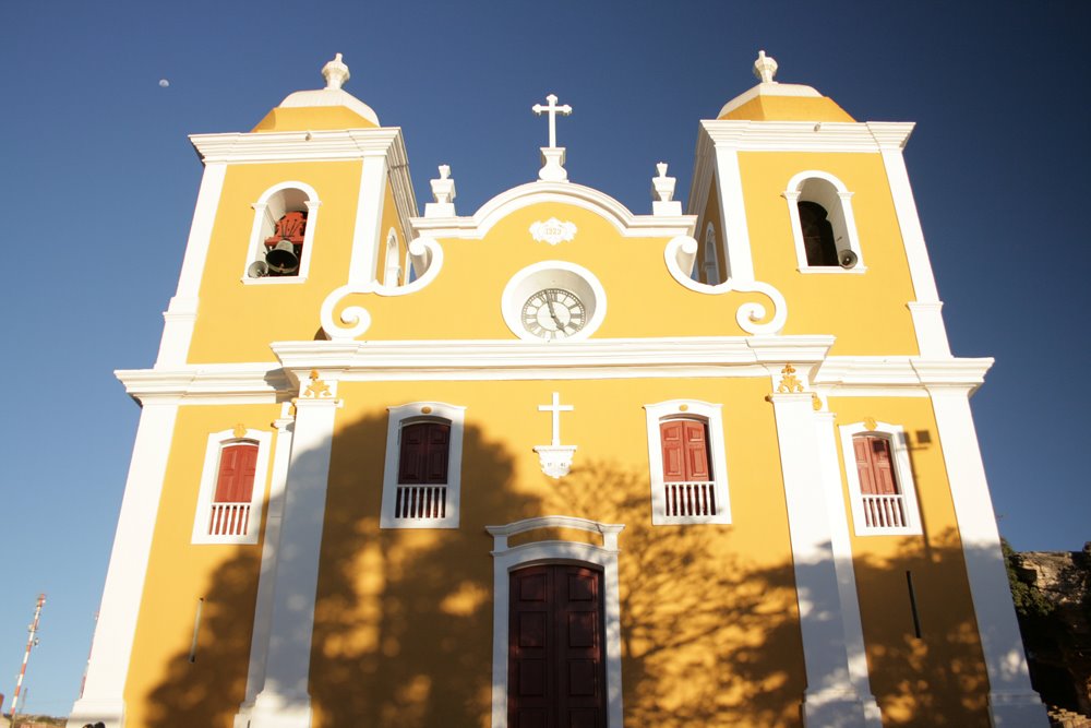 Igreja Matriz e a Lua by Dener Costa