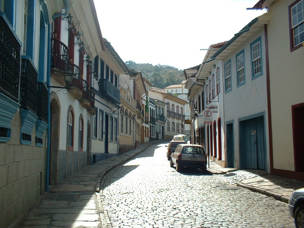 Rua Direita em Ouro Preto by Ricardo Faria