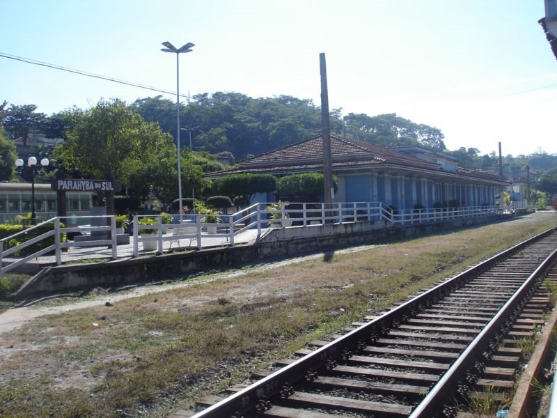 Estação Ferroviária by Wladimir Assumpção