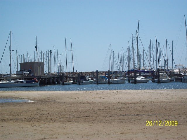 Sunny Day at Hampton Beach by Jim Dale