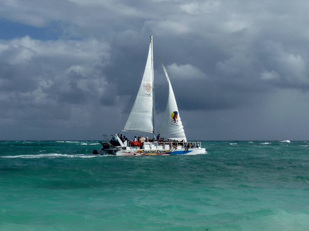 Sailing on the Caribbean Sea by Albányai Mária