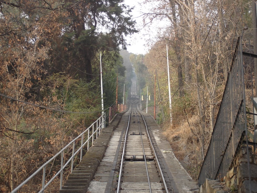 Trilhos do Funicular - Cerro San Cristóbal by Pimentel Jr