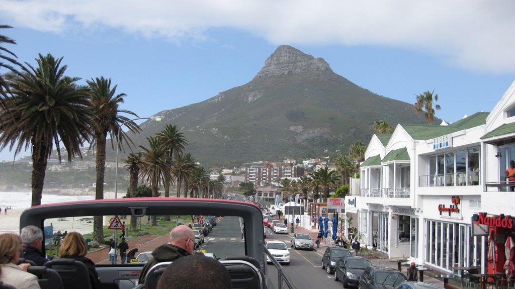 Camp's Bay - South Africa by ebergeron