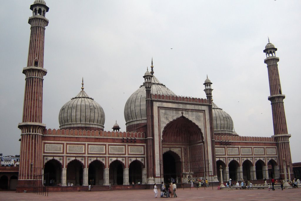 Jama Masjid (Friday Mosque) in Delhi by Bob Witlox