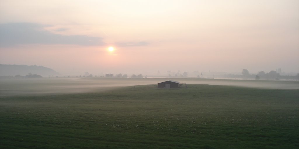 Zonopkomst bij Wienerberger Doorwerth by Eelco Koning