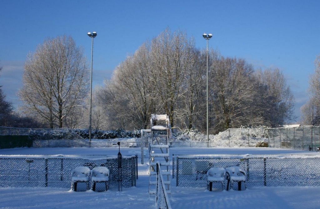 Tenniscentrum Daalmeer in winter - 3 by Peter van der Voort