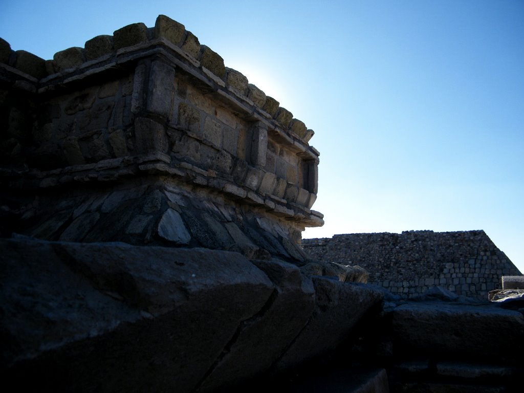 Detalle de la piramide by Raúl Espinoza Barrón