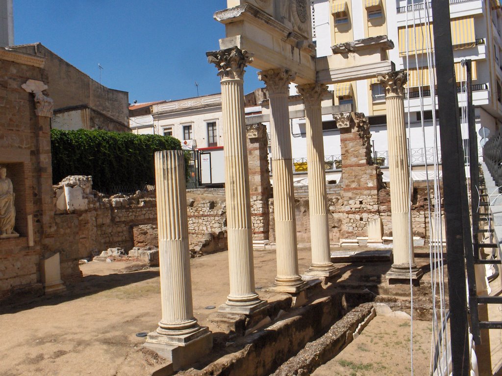 Templo de Diana de Mérida by António M. Ramos