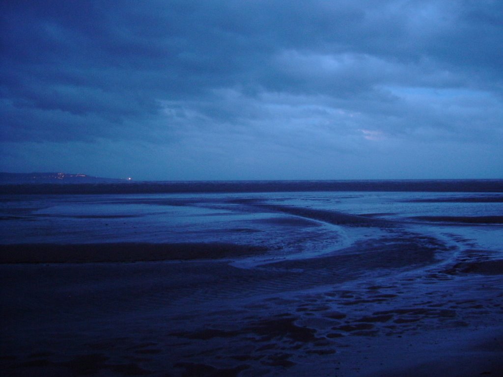 Night beach looking to Howth by chippie23