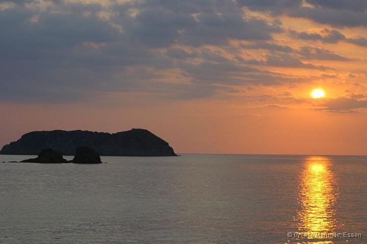 Sunset Manuel Antonio by marunde