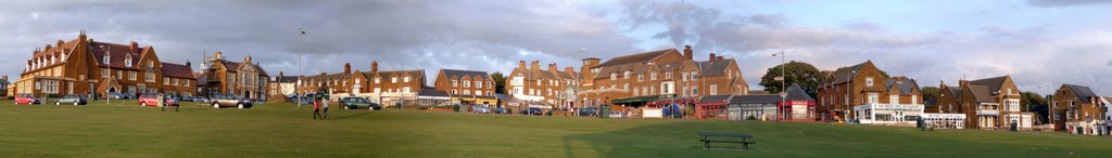 Hunstanton Green in evening light by df3vi