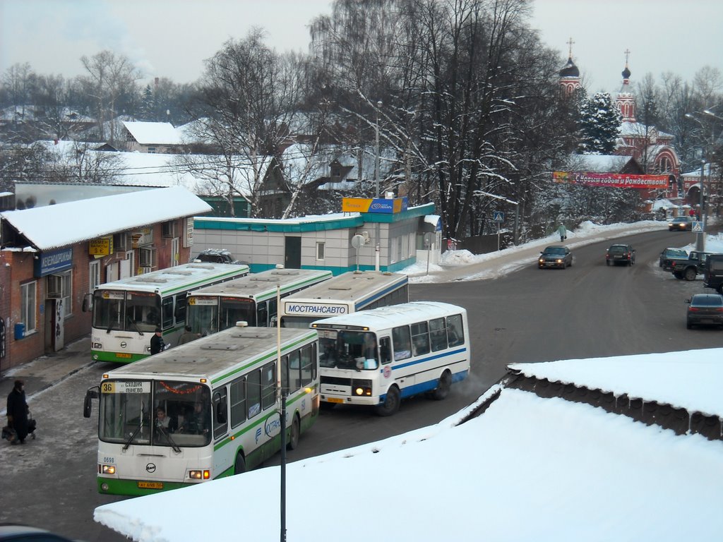 Bus station by whitebearr