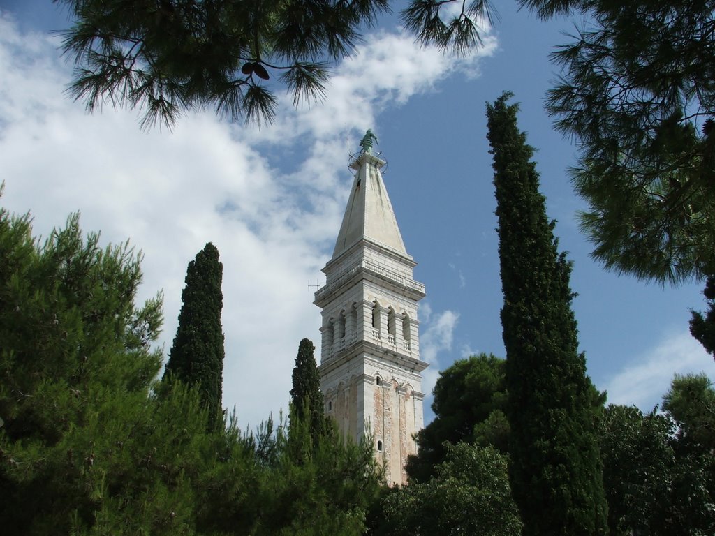 Kirchturm von Rovinj by lusie