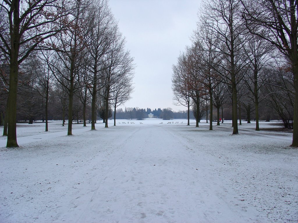 Deutschland_Hessen_Kassel, Karlsaue mit Blick Richtung Aueteich by © ELMOKULA