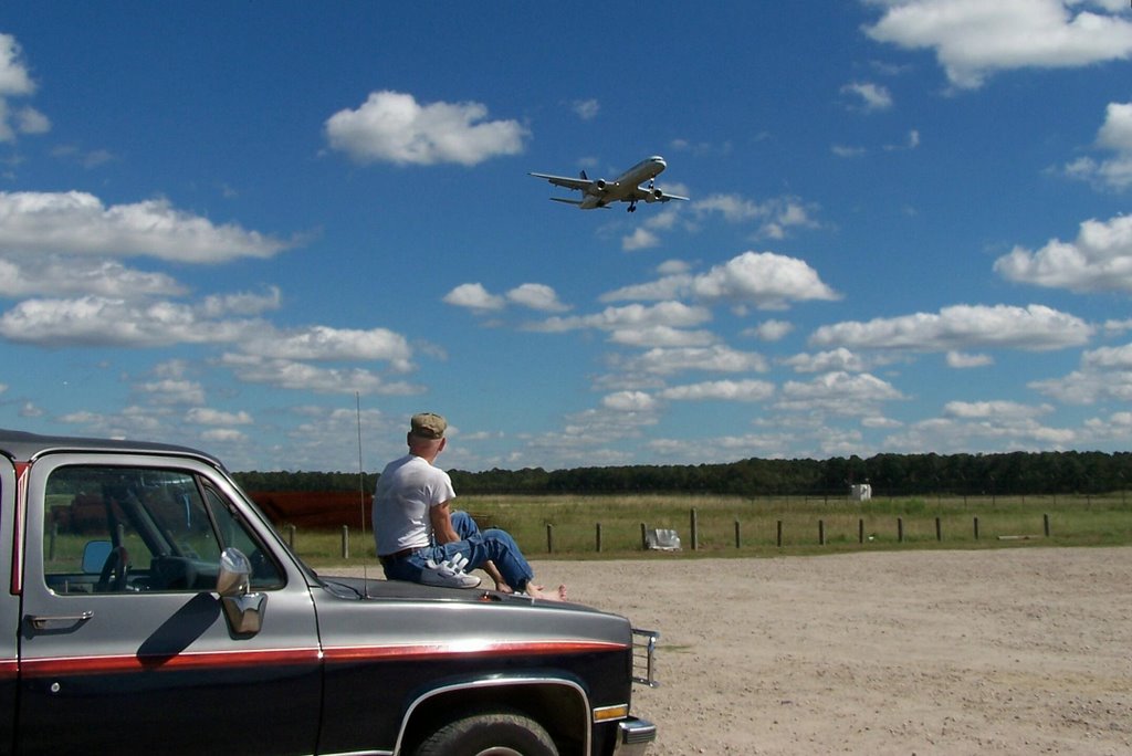 Spotting Point IAH by saxettom