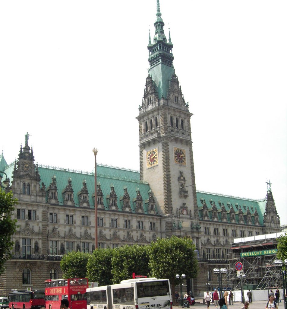 Hamburg Rathaus by jeffum