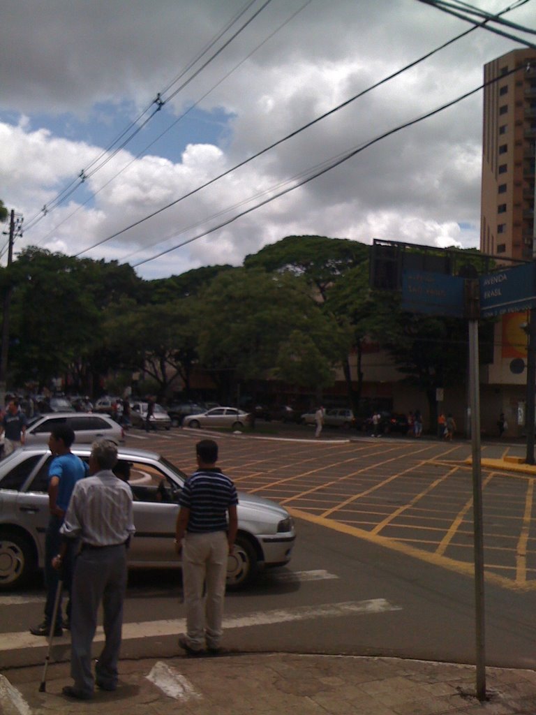 Av. Brasil com Av. São Paulo - Centro de Maringá by Wanderson Rocha