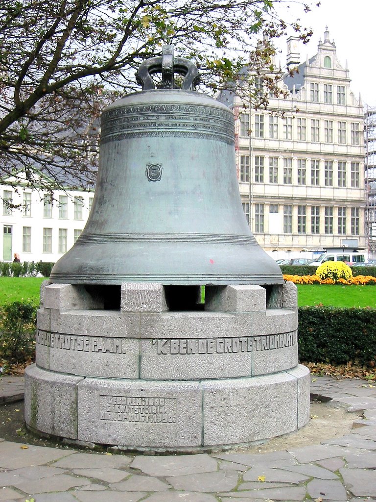 Gent - Braunplein: Bell "Triomfante" by Peter Maes