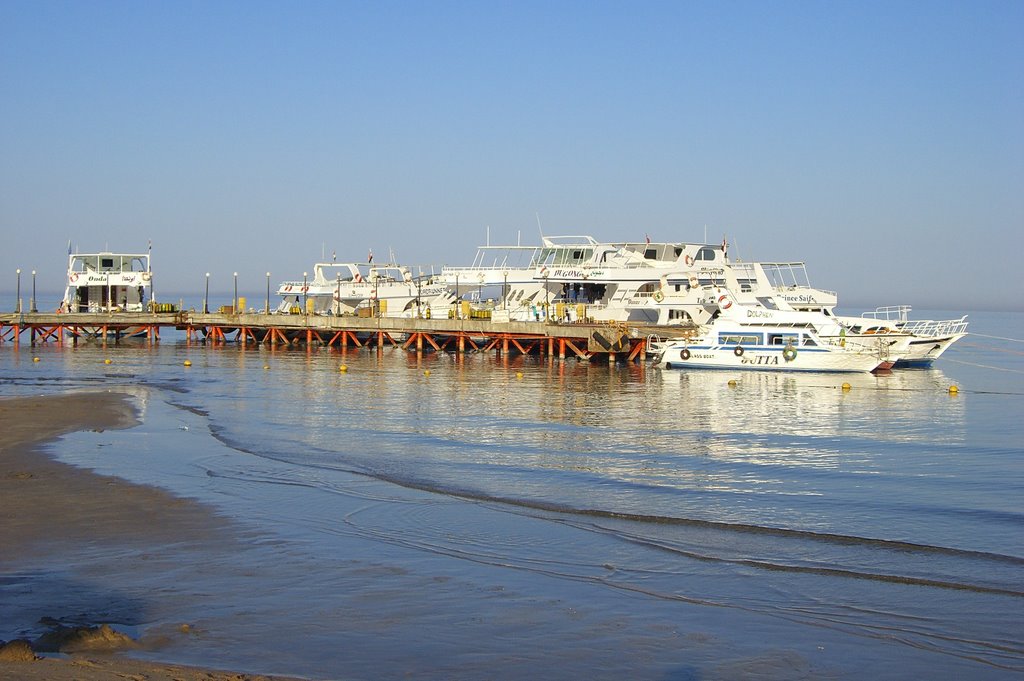 Unnamed Road, Qesm Safaga, Red Sea Governorate, Egypt by Schauki