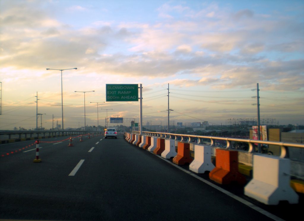 SLEX at Sunrise by Boxxer "jAz" Rose