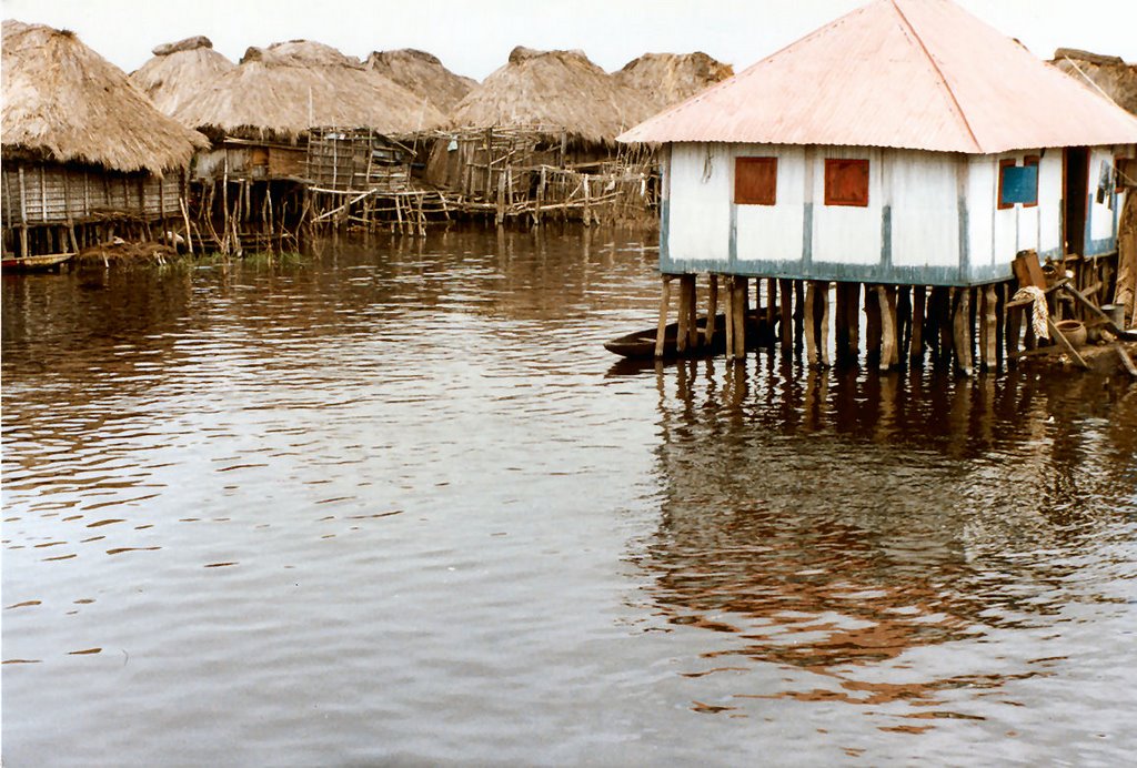 Benin - Ganviè by roberto rubiliani