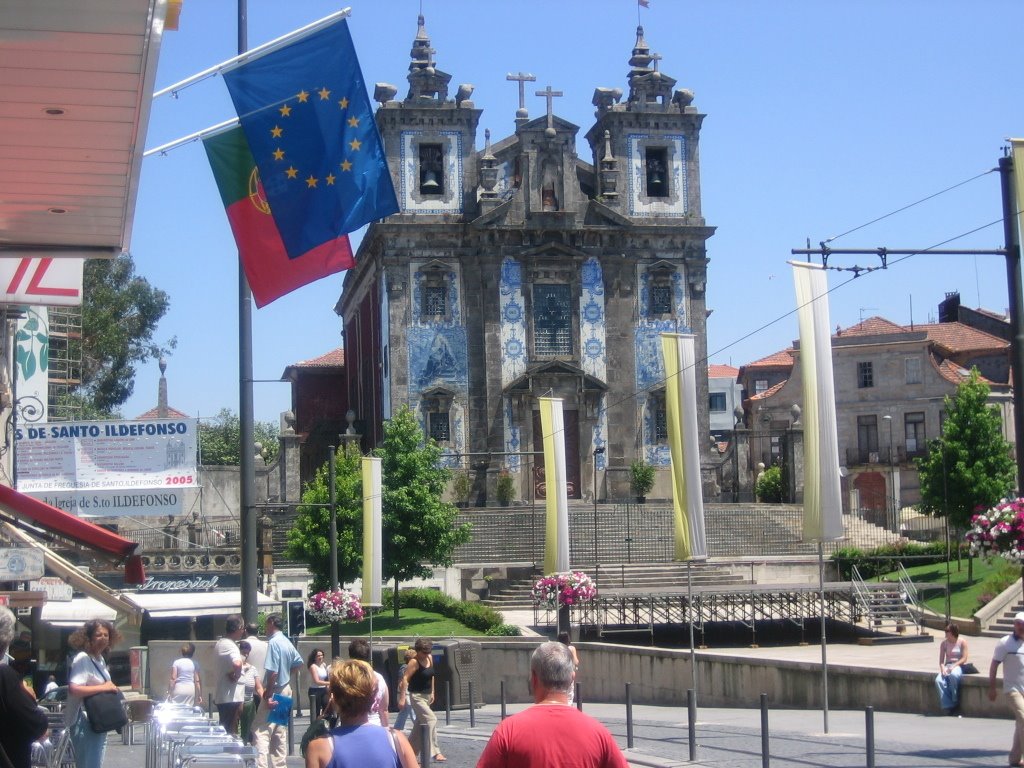 Porto (Oporto) by Oliver Knappstein