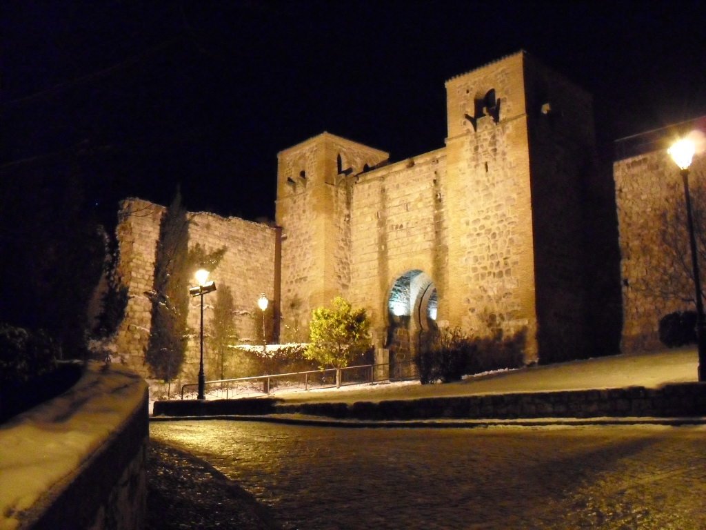 Arco de San Esteban y murallas by Björgvin Asgeirson