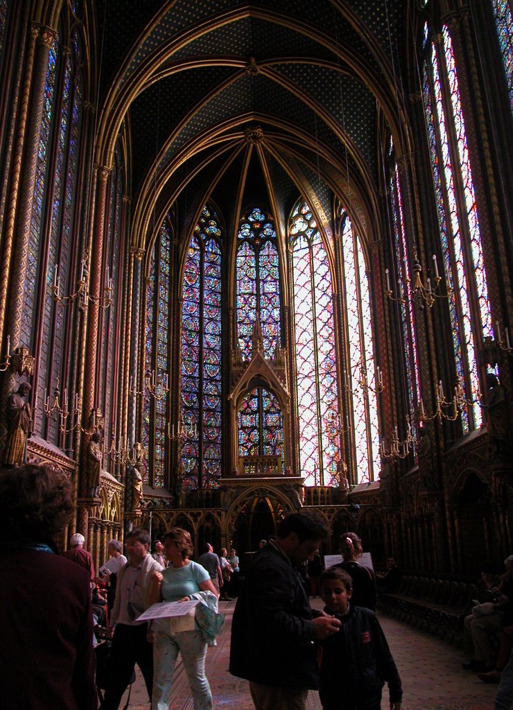 St Chappelle (Paris) by Matiu Carr