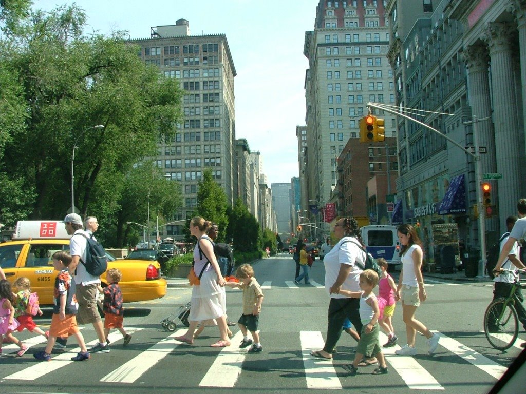 People crossing by Klaus Brink