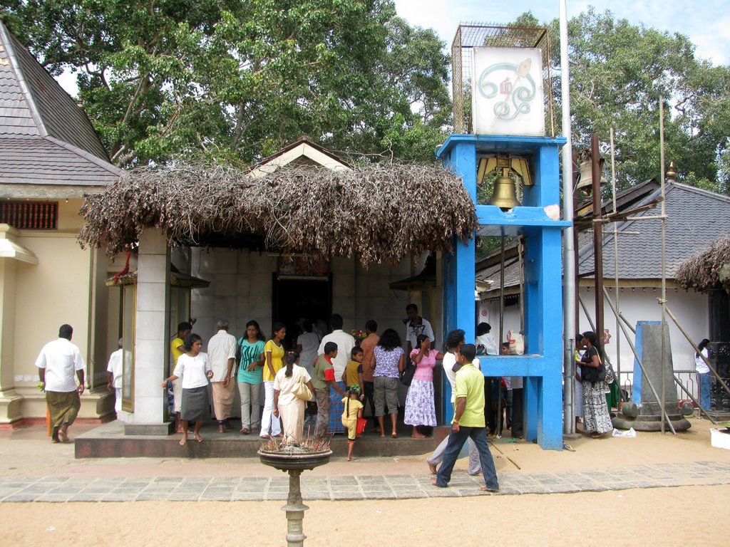 Enternance gate of Kataragama Temple (Kathirkamam Kovil) by Roshan christy