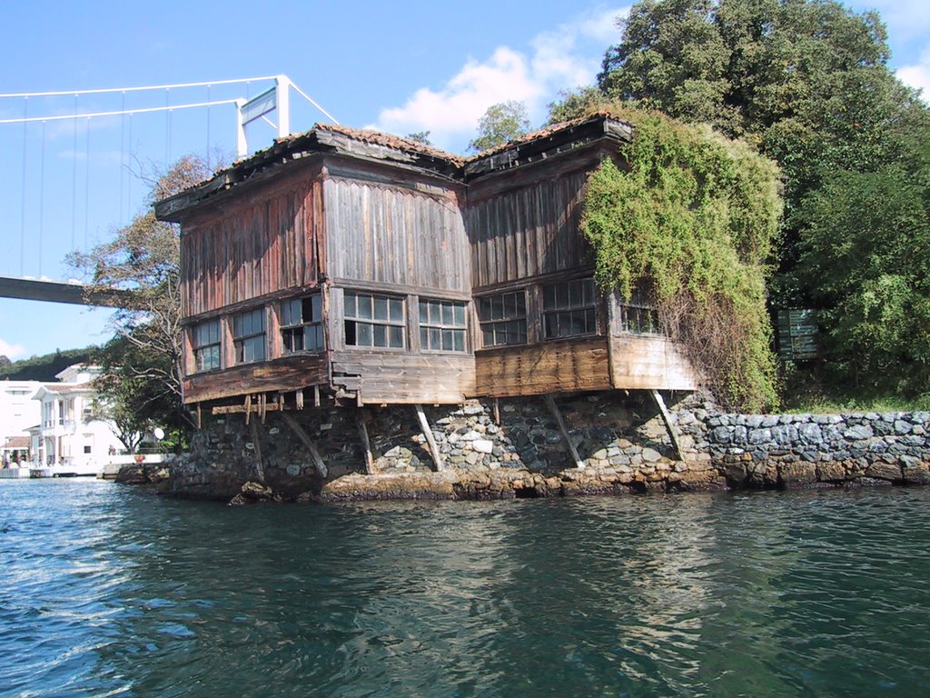 Amcapasazade Yalisi (Historical Seaside Mansion at Bosphorus) by capbaba