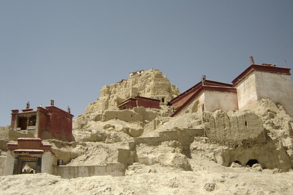 Tsaparang, the summer palace of the king of Guge by Bob Witlox