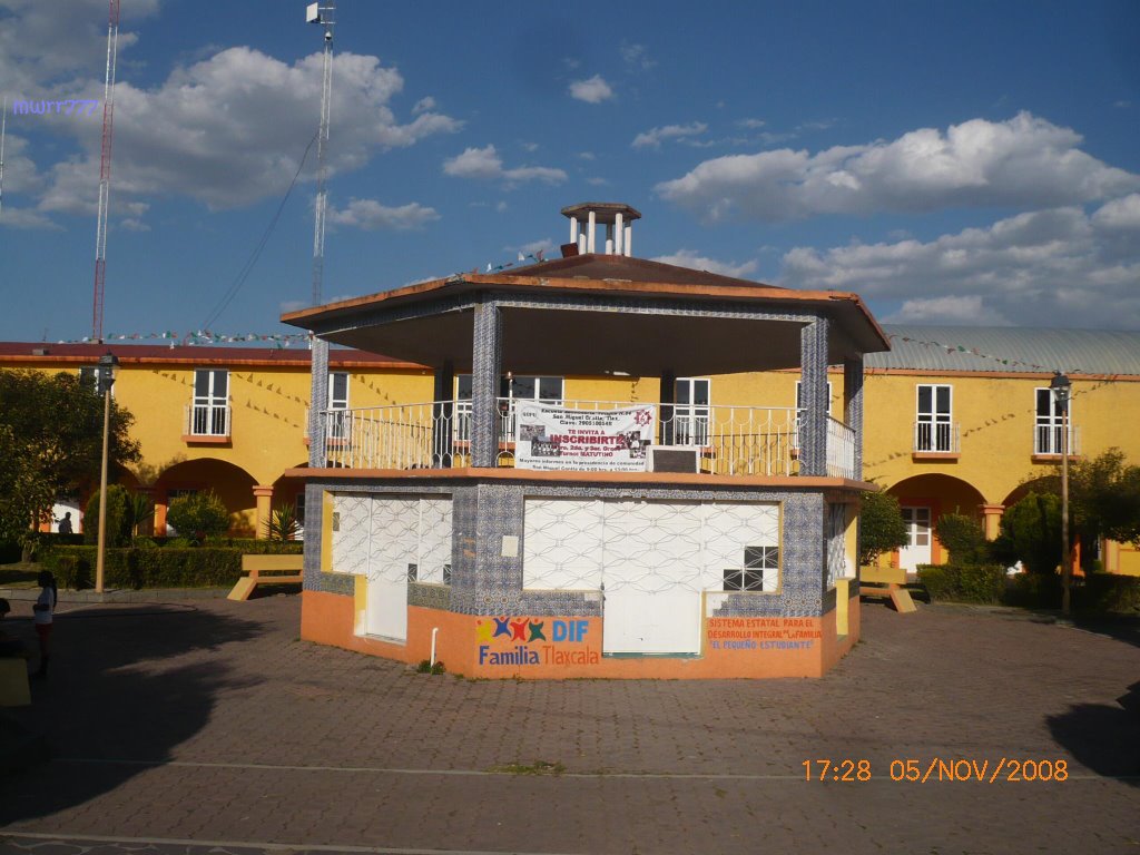 Kiosco y Presidencia Municipal de Coaxomulco by mwrr777