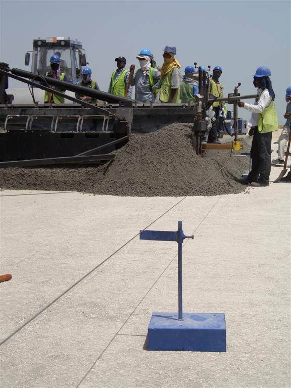 450mm CBM laid in 1 layer by Titan Paver. Ch850-910 o/s175. Hidd Port 26June2007 by hiddport