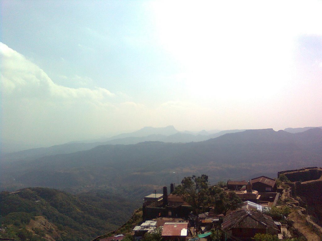 प्रतापगडावरून मकरन्दगडMAKARANDGAD FROM PRATAPGAD by महेश कुलकर्णी MAHESH G. KULKARNI