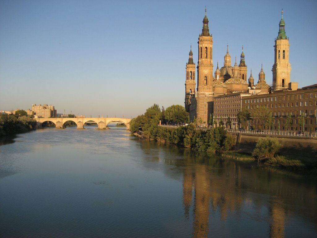 Rio Ebro - Basílica del Pilar - Zaragoza by Jose Alberto & Esthe…