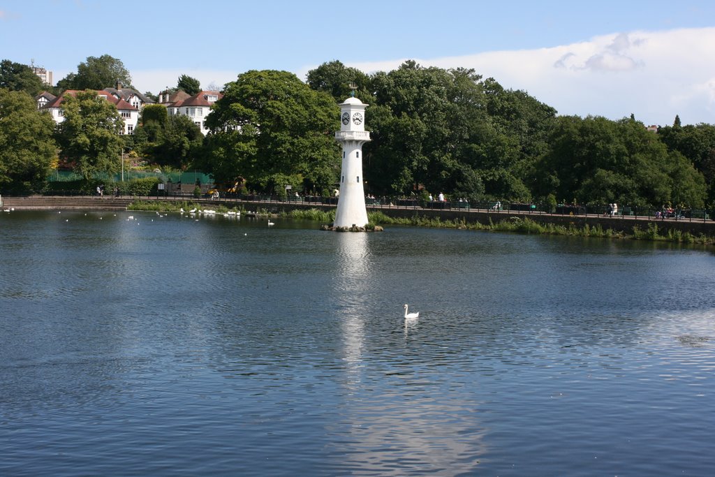 Roath Park Lake Lighthouse by richtheo