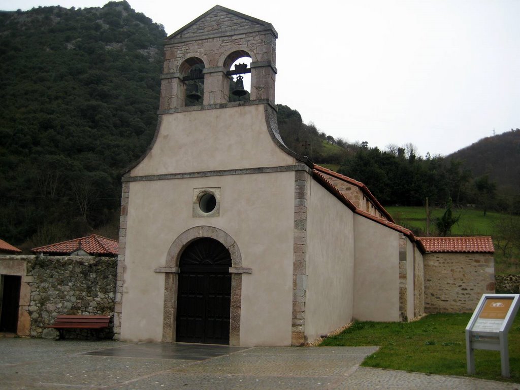 Santo Adriano de Tuñón. by La Casa del Chiflón (Bulnes)