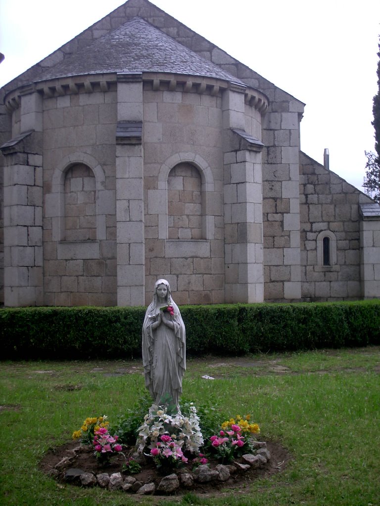 [ n_lorito ] Camino Santiago. Ermita. Ponferrada by n_lorito