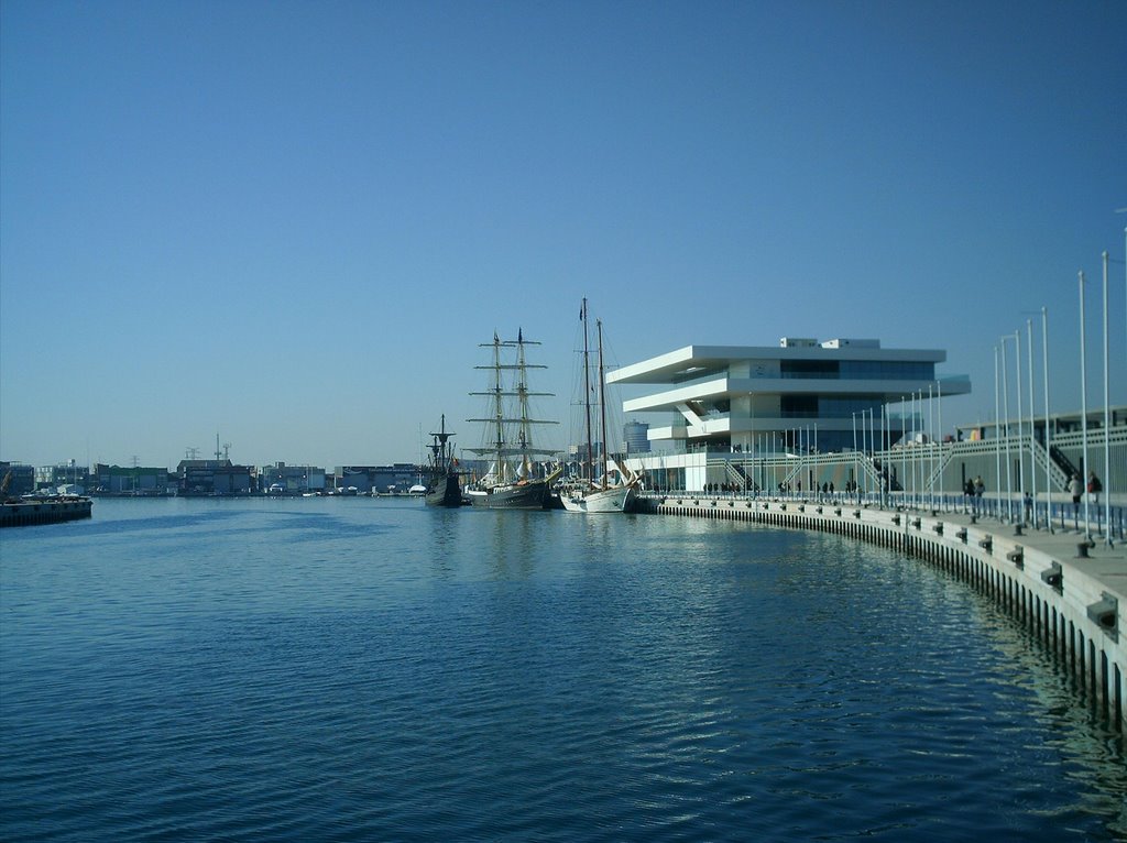 Vista de la marina by polietes