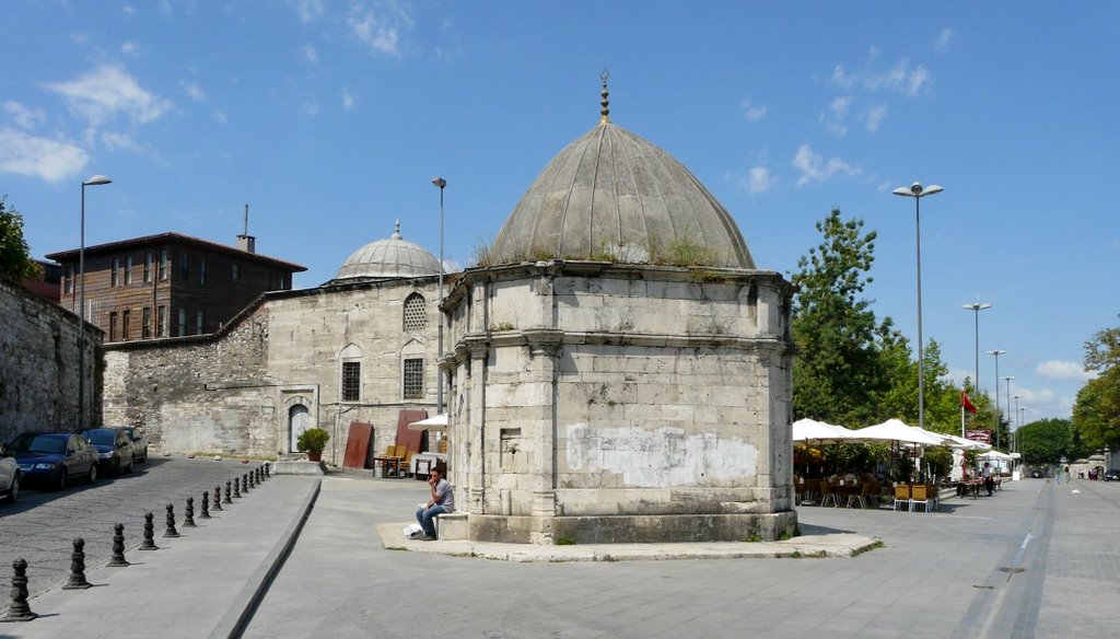 Süleymaniye Mosque, Istanbul. by Nicola e Pina Europa 2009