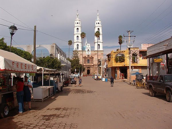 Tizapan el Alto, vista del templo desde la plaza by salcampos3301