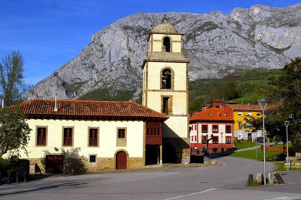 Iglesia Colegiata de San Pedro, La Plaza, Teverga, Asturias, Spain by Antonio Alba