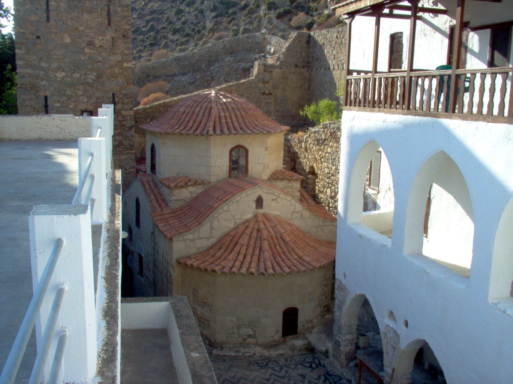 Tilos.Monastero.Chiesa vista dall'alto. Agios Panteleimon Monastery. A view of the Church(from the top of the Monastery) by Landi Paolo (brezza)