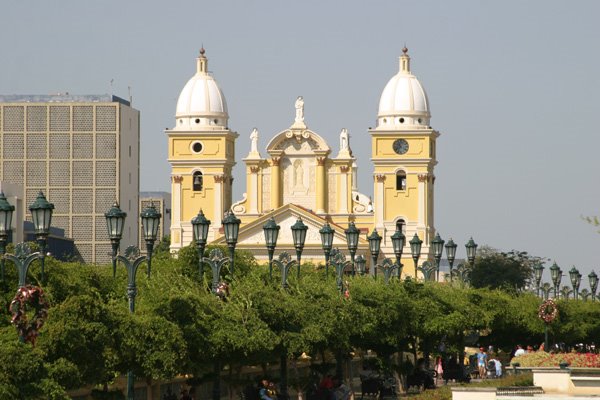 Basilica Nuestra Sra de Chiquinquira, Maracaibo by tyapias