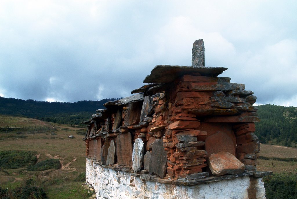 Mani wall near Geyden Lhakhang in Ura, Bumthang by Bob Witlox